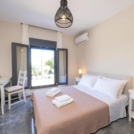 Legantes Luxury With Shared Pool Appartement Makriotika