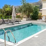 Legantes Luxury With Shared Pool * Makriotika