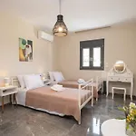 Legantes Luxury With Shared Pool *