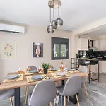 Apartman Legantes Luxury With Shared Pool *
