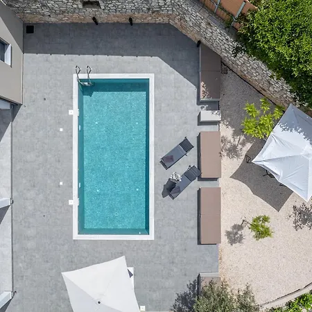 Legantes Luxury * Makriotika