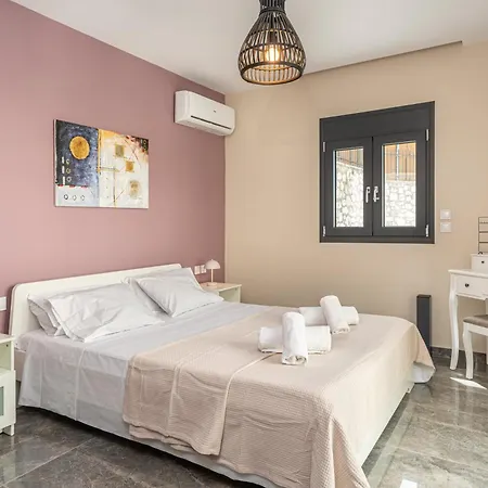 Legantes Luxury With Shared Pool *