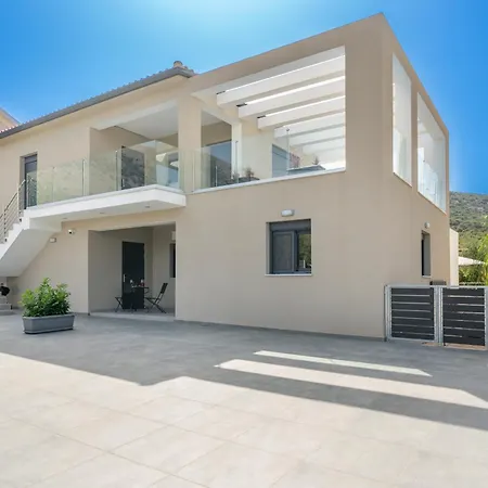 Legantes Luxury Apartment