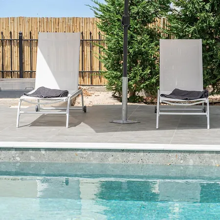 Appartement Legantes Luxury With Shared Pool