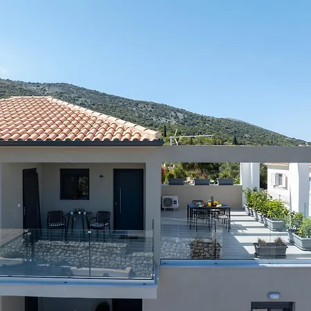 Legantes Luxury With Shared Pool *