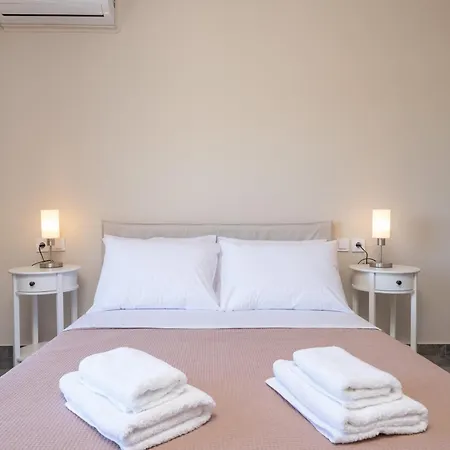 Legantes Luxury With Shared Pool