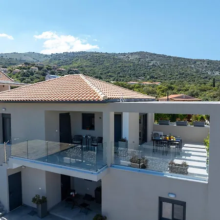 Legantes Luxury With Shared Pool Apartman