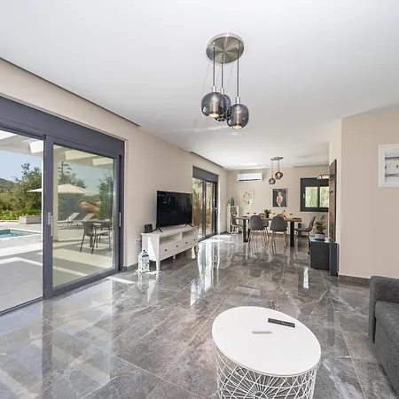 Legantes Luxury With Shared Pool Apartment Makriotika